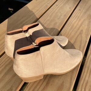 SODA Ankle Boots- NWOT ✨